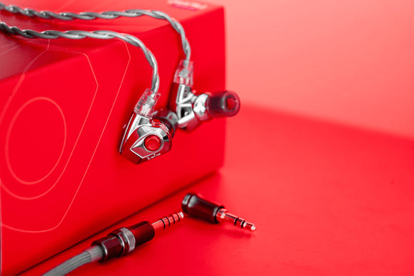 DUNU TITAN S2 — цельнометаллические IEM с мощным драйвером и детальным звучанием - фото 3